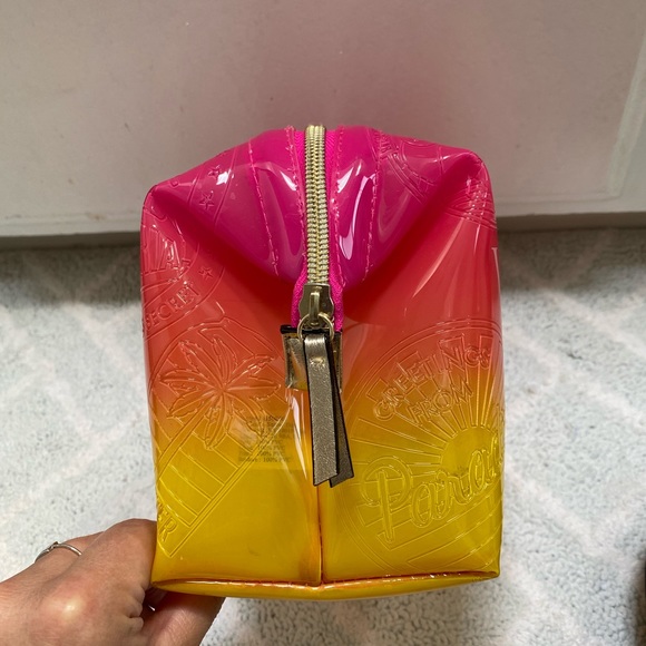 Victoria’s Secret cosmetic bag - Picture 4 of 5